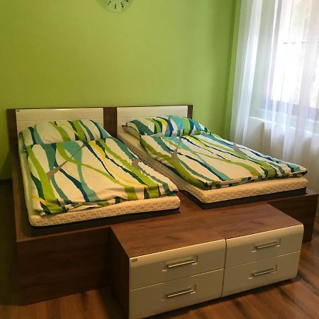 Krusne Hory - Klinovec 2 Km- Jachymov 2-4 Osoby Apartment Luaran gambar